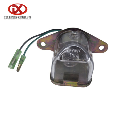 La plaque d'immatriculation de l'Isuzu NQR NPR Lanterne 5821200200 8980294770 700P 4HK1