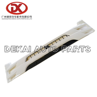 ISUZU Body Parts White Front grille 8974289771 le gril NPR 75 L=133 NOUVEAU