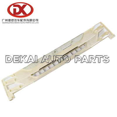 ISUZU Body Parts White Front grille 8974289771 le gril NPR 75 L=133 NOUVEAU